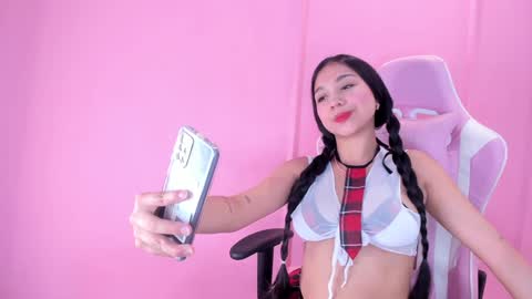 Snapshot of sophiawhite__ chatting on January 3, 1:14 pm SOPHIA online show from January 3, 1:14 pm