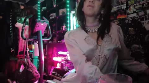 Sophie Satin1980 online show from May 16, 12:07 am
