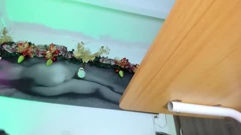 Snapshot of sophie_004 chatting on December 14, 1:22 am sophie_004 online show from December 14, 1:22 am