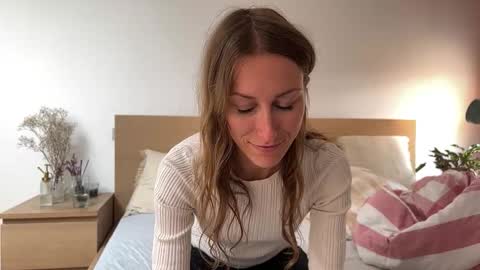 Snapshot of sophie_amalia chatting on September 30, 12:21 pm sophie_amalia online show from September 30, 12:21 pm