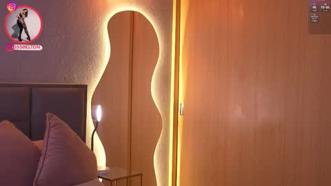 Snapshot of sophie_belton chatting on November 29, 4:32 pm sofia online show from November 29, 4:32 pm