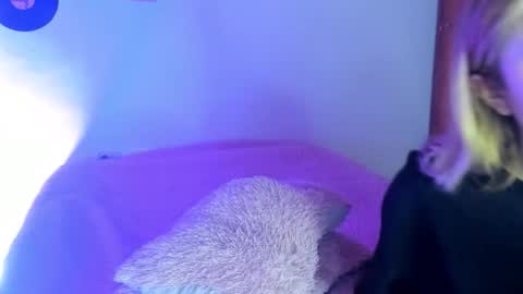 Sophie online show from March 3, 5:13 am