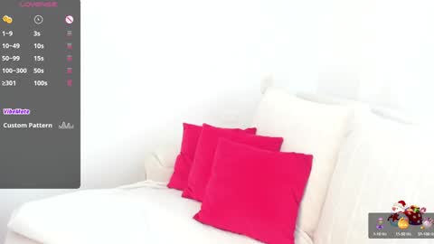 Snapshot of sophie_evanss_ chatting on January 8, 7:45 pm online show from January 8, 7:45 pm