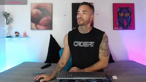 SOPHIE - FOXX online show from January 17, 12:10 pm