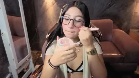 sophie_jones_b online show from February 11, 12:43 pm