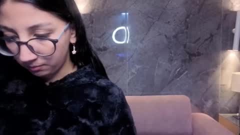 sophie_jones_b online show from February 23, 12:35 pm