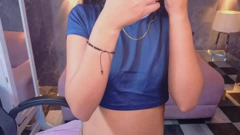 sophie_jones_b online show from April 21, 12:44 pm