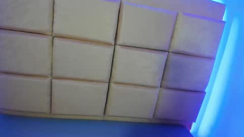 sophie_js_ online show from November 14, 1:10 pm