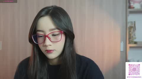 Sophie or Sof online show from April 21, 8:44 pm