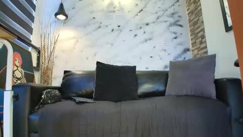 Snapshot of sophie_littles chatting on October 18, 12:17 pm Sophie online show from October 18, 12:17 pm