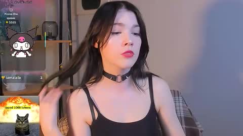 sophie_nomenal_ online show from October 7, 1:52 pm