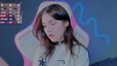 Snapshot of sophie_nomenal_ chatting on July 8, 12:20 pm sophie_nomenal_ online show from July 8, 12:20 pm
