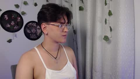 sophie_ross1 online show from November 20, 1:17 am