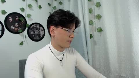 sophie_ross1 online show from November 27, 1:18 am