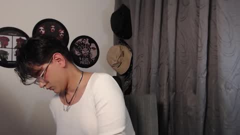 sophie_ross1 online show from December 5, 12:30 am