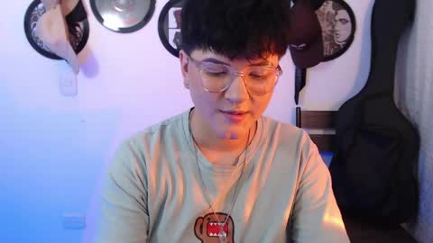 sophie_ross1 online show from April 10, 1:55 am