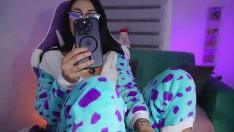 sophie_soft69 online show from March 27, 8:26 am