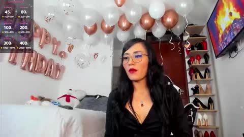 Snapshot of sophiebaker__ chatting on November 4, 1:27 am sophiebaker__ online show from November 4, 1:27 am