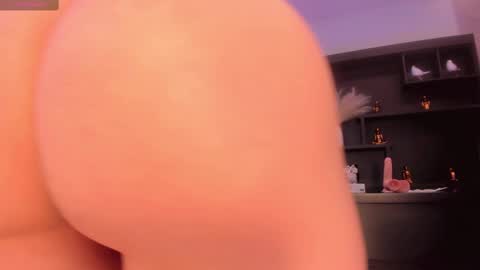 Snapshot of sophiebarnett_ chatting on February 16, 6:32 am Sophie online show from February 16, 6:32 am