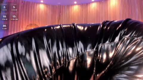 Snapshot of sophiebarnett_ chatting on March 2, 5:01 am Sophie online show from March 2, 5:01 am