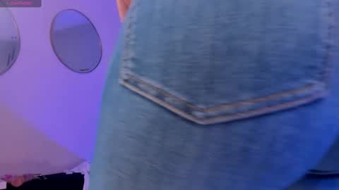 Snapshot of sophiebarnett_ chatting on September 10, 1:05 am Sophie online show from September 10, 1:05 am