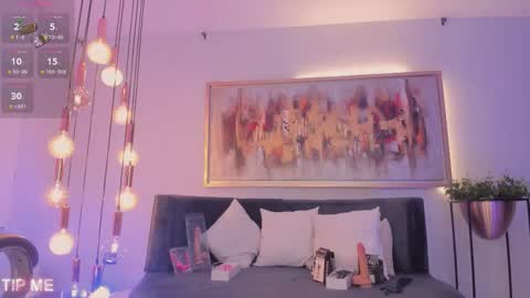 Snapshot of sophiebarnett_ chatting on October 15, 12:00 am Sophie online show from October 15, 12:00 am