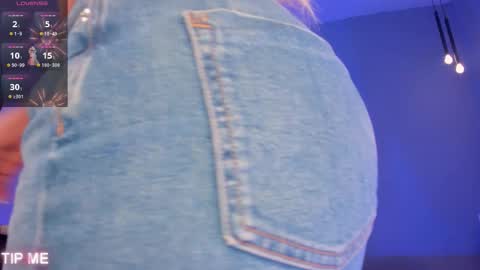 Snapshot of sophiebarnett_ chatting on November 1, 12:34 am Sophie online show from November 1, 12:34 am