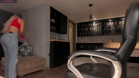 Snapshot of sophiebarnett_ chatting on November 5, 11:27 pm Sophie online show from November 5, 11:27 pm