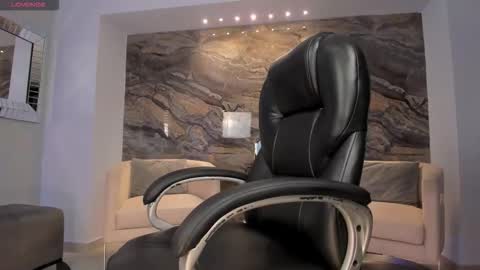 Snapshot of sophiebarnett_ chatting on November 13, 12:09 am Sophie online show from November 13, 12:09 am