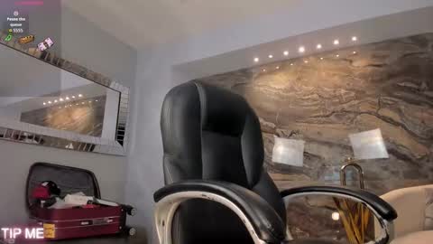 Snapshot of sophiebarnett_ chatting on November 17, 12:27 am Sophie online show from November 17, 12:27 am