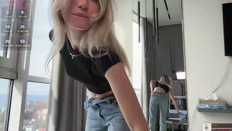 sophiebelll online show from October 30, 10:27 am