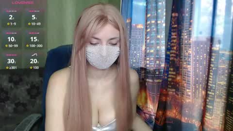 Sophie online show from April 23, 8:13 am