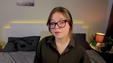 Snapshot of sophieblush chatting on July 2, 6:19 am Sophia online show from July 2, 6:19 am