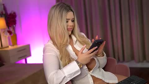 Sophie online show from March 27, 8:26 am