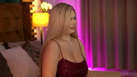 Sophie online show from April 7, 5:41 am