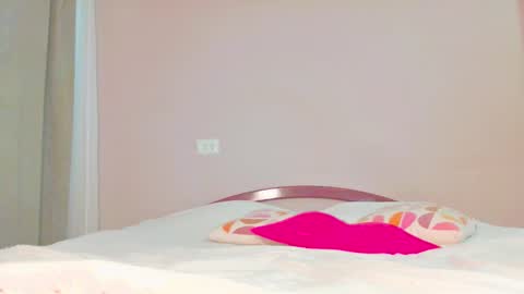 Snapshot of sophiechan69 chatting on October 15, 12:27 pm ShopieChan69 online show from October 15, 12:27 pm