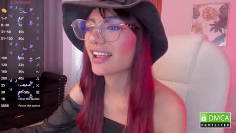 Snapshot of sophiecherry_ chatting on October 4, 9:57 pm   Sophie  IG sophiecherry es   online show from October 4, 9:57 pm