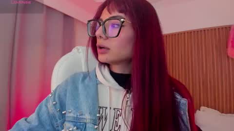 Snapshot of sophiecherry_ chatting on November 4, 9:47 pm Sophie IG sophiecherry es online show from November 4, 9:47 pm