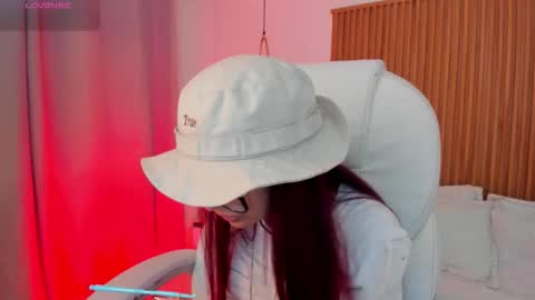 Snapshot of sophiecherry_ chatting on November 12, 2:34 am Sophie IG sophiecherry es online show from November 12, 2:34 am