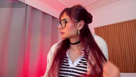 Snapshot of sophiecherry_ chatting on November 21, 8:51 pm Sophie IG sophiecherry es online show from November 21, 8:51 pm