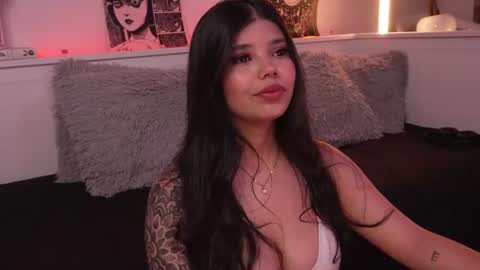 Snapshot of sophiee_art chatting on July 2, 3:23 am Sophiee online show from July 2, 3:23 am