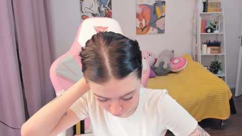 Sophie  online show from December 28, 4:30 am