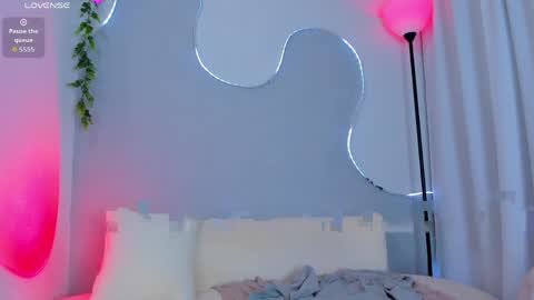 Sophie online show from April 2, 11:02 pm