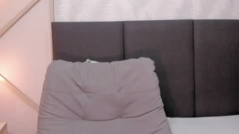 Snapshot of sophieharris__ chatting on July 25, 6:38 pm sophieharris__ online show from July 25, 6:38 pm