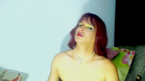sophiehillsxo online show from January 24, 8:44 am