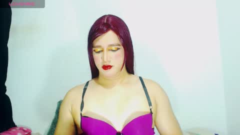 Snapshot of sophiehillsxo chatting on May 16, 11:57 pm sophiehillsxo online show from May 16, 11:57 pm