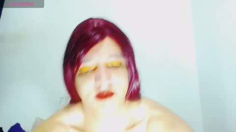 Snapshot of sophiehillsxo chatting on May 25, 10:10 am sophiehillsxo online show from May 25, 10:10 am
