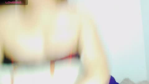 Snapshot of sophiehillsxo chatting on May 30, 12:41 am sophiehillsxo online show from May 30, 12:41 am