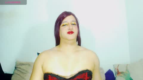 Snapshot of sophiehillsxo chatting on May 31, 12:19 am sophiehillsxo online show from May 31, 12:19 am