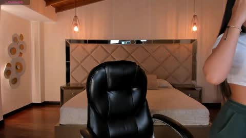 Sophie Houston online show from April 23, 3:08 am